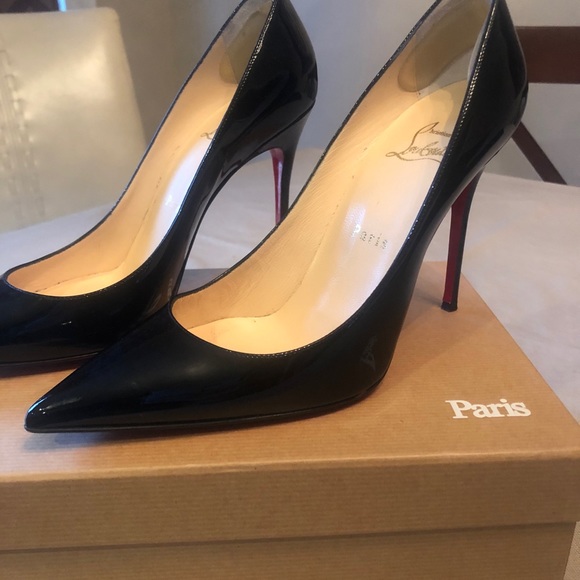 Christian Louboutin's 'Décolleté' Pumps - Picture 5 of 7